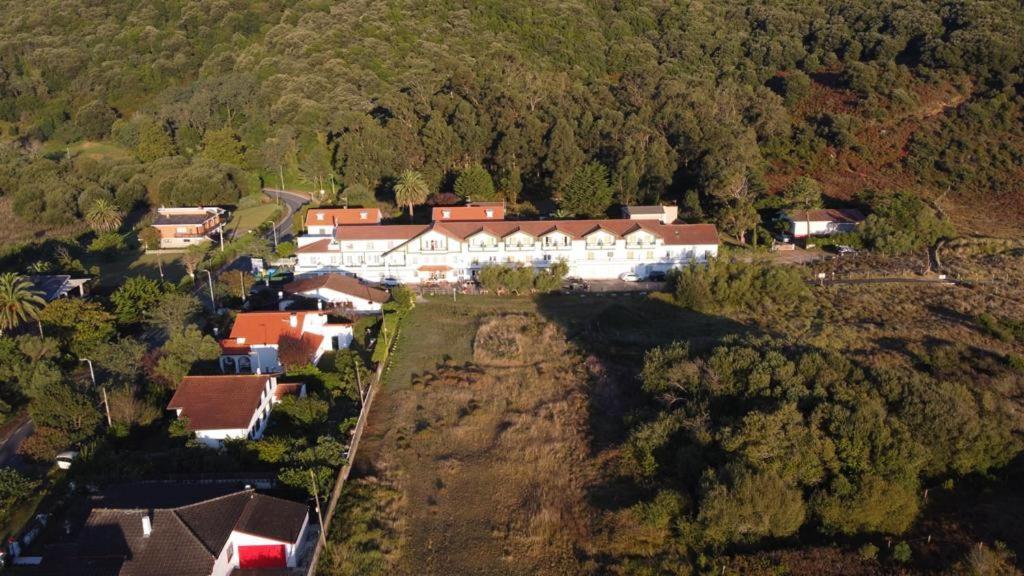 Hostal De Berria Hotel Santona Exterior photo